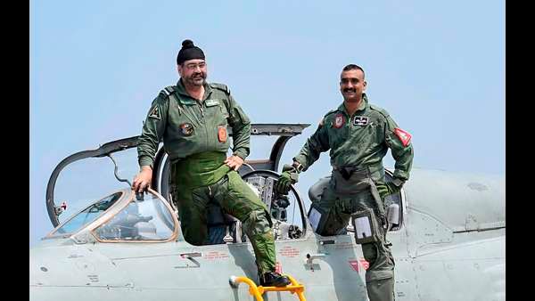 ಕರ್ತವ್ಯಕ್ಕೆ ವಾಪಸಾದ ಮೇಲೆ ಮೊದಲ ಬಾರಿ MiG- 21 ಕಾಕ್ ಪಿಟ್ ನಲ್ಲಿ ಅಭಿನಂದನ್