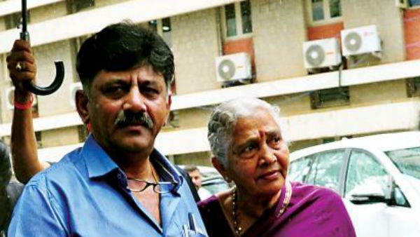 ಮಗನ ಪರಿಸ್ಥಿತಿಗೆ ಕಣ್ಣೀರು ಹಾಕಿದ ಡಿಕೆಶಿ ತಾಯಿ ಗೌರಮ್ಮ