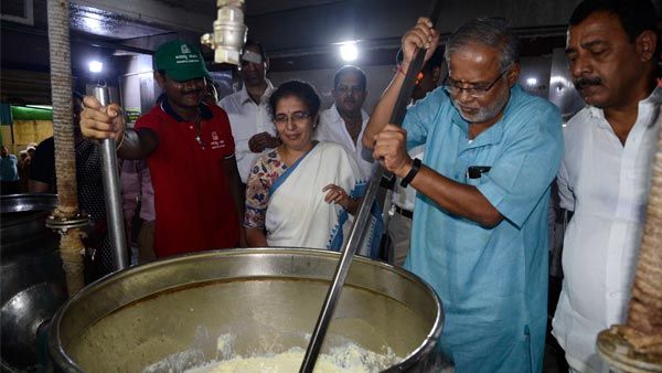 ಕಲಬುರ್ಗಿಯ 10 ಸಾವಿರ ಮಕ್ಕಳಿಗೆ 'ಅನ್ನಪೂರ್ಣ ಬೆಳಗಿನ ಉಪಹಾರ'ಕ್ಕೆ ಚಾಲನೆ