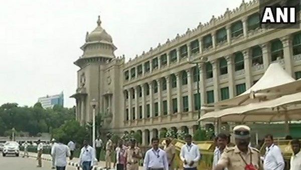 ಇಂದಿನಿಂದ ಅಧಿವೇಶನ: ಬಿಎಸ್ವೈ ಸರಕಾರವನ್ನು ರುಬ್ಬಲು ವಿಪಕ್ಷಗಳ 'ಪಂಚಸೂತ್ರ' ರೆಡಿ