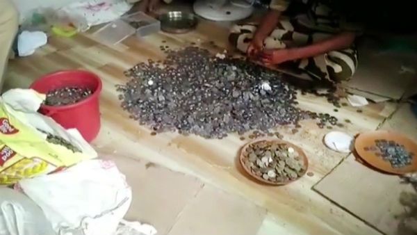 ಭಿಕ್ಷುಕನ ಬಳಿ ಲಕ್ಷಾಂತರ ಹಣ, ನಾಣ್ಯ ಎಣಿಸಲು ಬೇಕಾಯ್ತು ಎಂಟು ಗಂಟೆ!