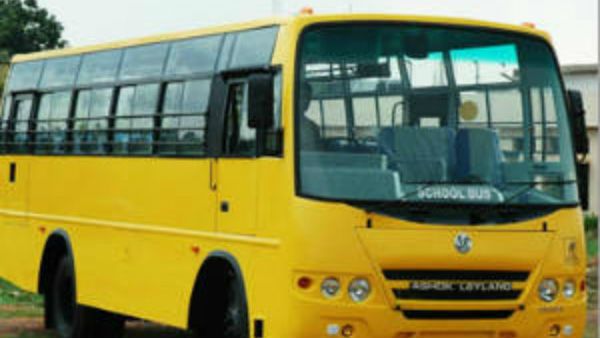 ಸ್ಕೂಲ್ ಬಸ್‌ನಲ್ಲಿ ಮಕ್ಕಳನ್ನು ಲಾಕ್‌ ಮಾಡಿ, ಮದ್ಯದಂಗಡಿಗೆ ಹೋಗಿದ್ದ ಚಾಲಕ