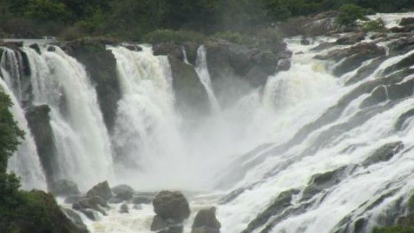 ವೀಕೆಂಡ್ ಗೆ ಶಿವನಸಮುದ್ರದ ಗಗನಚುಕ್ಕಿ ಜಲಪಾತೋತ್ಸವದಲ್ಲಿ ಸಾಹಸ ಕ್ರೀಡೆ