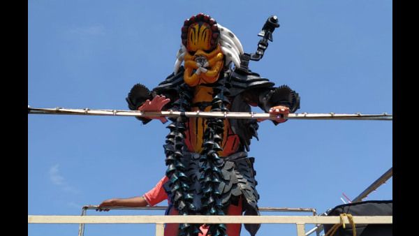 ಬಾಲಕಿಯ ಕಿಡ್ನಿ ಚಿಕಿತ್ಸೆಗೆ ವೇಷ ತೊಟ್ಟ ಯುವಕರ ತಂಡ