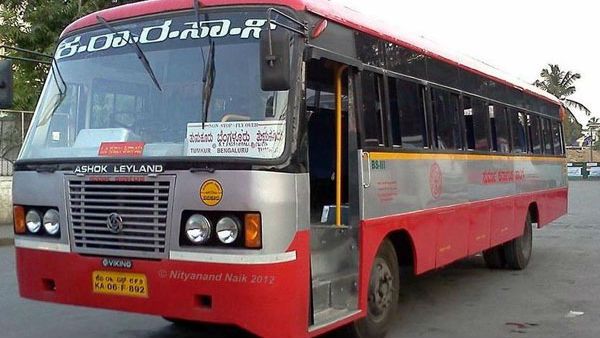ಆಯುಧ ಪೂಜೆ ಮಾಡಲು ಬಸ್ಸುಗಳಿಗೆ ನೂರು ರೂಪಾಯಿ ಕೊಟ್ಟ ಕೆಎಸ್‌ಆರ್‌ಟಿಸಿ