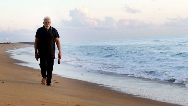 ಮಹಾಬಲಿಪುರಂ ಬೀಚ್‌ನಲ್ಲಿ ಕಸ ಹೆಕ್ಕಿದ ಮೋದಿ: ವೈರಲ್ ವಿಡಿಯೋ