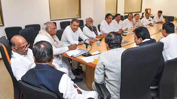 'ಮಹಾ' ಸರ್ಕಾರ ರಚನೆ: ಸಾಮಾನ್ಯ ಕನಿಷ್ಠ ಕಾರ್ಯಕ್ರಮದ ನೀಲನಕ್ಷೆ ಬಗ್ಗೆ ಚರ್ಚೆ