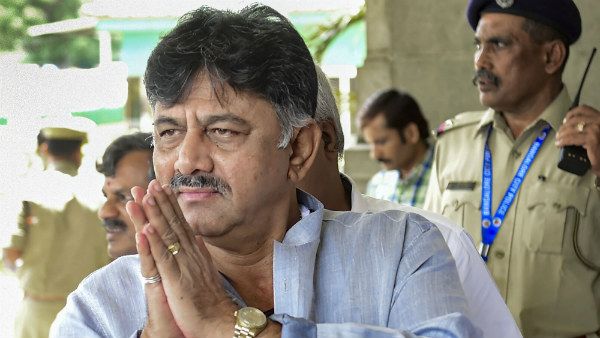 ಡಿಕೆಶಿ 2 ದಿನ ಮೈಸೂರು, ಮಂಡ್ಯದಲ್ಲಿ ಟೆಂಪಲ್ ರನ್: ಟಿಪ್ಪು ಮಸೀದಿಗೂ ಭೇಟಿ