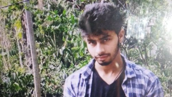 ಸ್ನೇಹಿತರ ಜೊತೆ ಈಜಲು ಹೋಗಿ ಪ್ರಾಣ ಕಳೆದುಕೊಂಡ ಯುವಕ