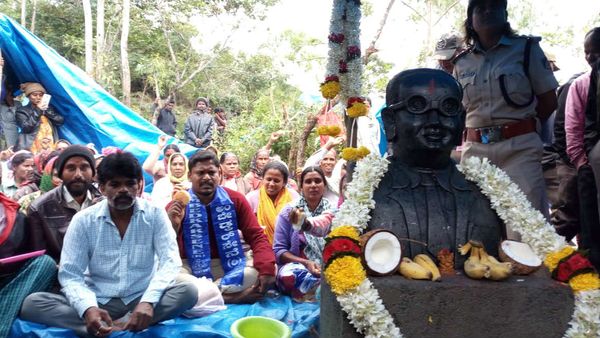 ರಾತ್ರೋರಾತ್ರಿ ಕಾಣಿಸಿಕೊಂಡಿತು ಅಂಬೇಡ್ಕರ್ ಪ್ರತಿಮೆ; ಸಿ.ಟಿ.ರವಿ ಕುಮ್ಮಕ್ಕು?