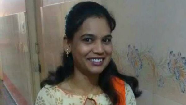 ತರಕಾರಿ ಮಾರಾಟಗಾರನ ಮಗಳು ಖಜಾನೆ ಅಧಿಕಾರಿಯಾದ ಸಾಹಸಗಾಥೆ