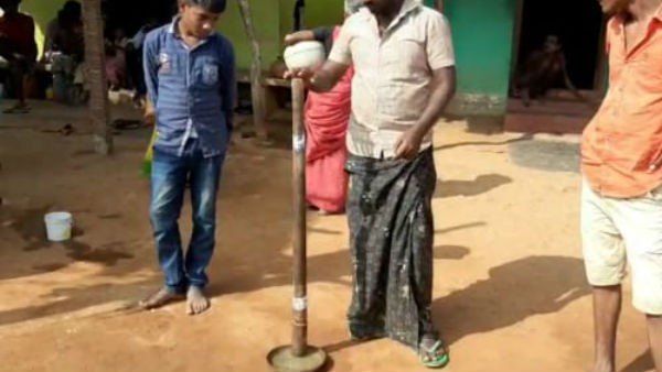 ವಿಡಿಯೋ: ವಿಜ್ಞಾನವೋ? ಪವಾಡವೋ? ಉರುಳಿಬಿದ್ದ ಒನಕೆ