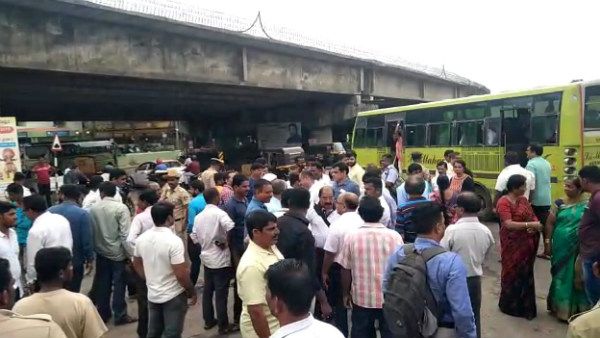 ಹತ್ತು ವರ್ಷವಾದರೂ ಅರೆಬರೆ ಕಾಮಗಾರಿ, ಫ್ಲೈ ಓವರ್ ಗಾಗಿ ಪ್ರತಿಭಟನೆ