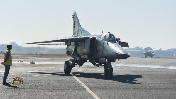 ಹಾರಾಟ ನಿಲ್ಲಿಸಿದ ಮಿಗ್-27; ಯೋಧರಿಂದ ಸೆಲ್ಯೂಟ್