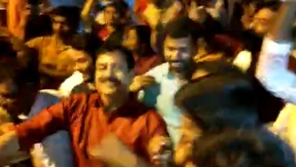 ತಮಟೆ ಸದ್ದಿಗೆ ಮಾಜಿ ಶಾಸಕ ವೈಎಸ್ ವಿ ದತ್ತ ಸಖತ್ ಸ್ಟೆಪ್ಸ್