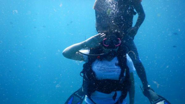 ಸ್ಕೂಬಾ ಡೈವ್ ಮಾಡಿ ಕಡಲಾಳದಲ್ಲಿ ಸಲ್ಯೂಟ್ ಮಾಡಿದ ಐಜಿಪಿ ರೂಪಾ ಮೌದ್ಗಿಲ್