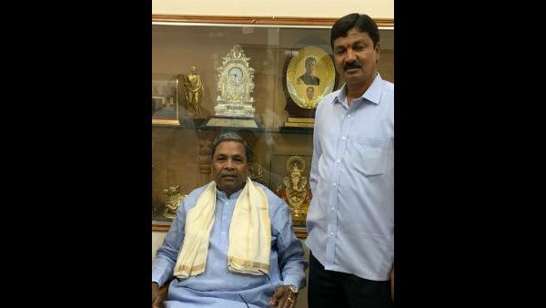 ರಮೇಶ್ ಜಾರಕಿಹೊಳಿ-ಸಿದ್ದರಾಮಯ್ಯ ಸ್ವಾರಸ್ಯಕರ ಸಂಭಾಷಣೆ