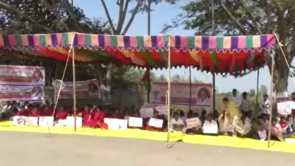 ಹಾವೇರಿಯಲ್ಲಿ ಗುತ್ತಿಗೆ 'ಗುಮ್ಮ'ನ ವಿರುದ್ಧ ಕೆರಳಿದ ಕಾರ್ಮಿಕರು