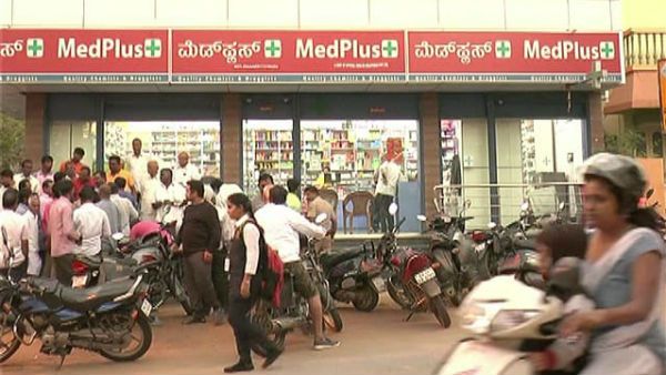 ಶುಗರ್ ಮಾತ್ರೆಯಲ್ಲಿ ಪ್ಲಾಸ್ಟಿಕ್ ಪತ್ತೆ: ತರಾಟೆಗೆ ತೆಗೆದುಕೊಂಡ ದಾವಣಗೆರೆ ಜನರು