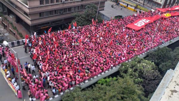 ಆಶಾ ಕಾರ್ಯಕರ್ತೆಯರ ಬೃಹತ್ ಪ್ರತಿಭಟನೆ: ಮೆಜೆಸ್ಟಿಕ್ ಸುತ್ತ ಟ್ರಾಫಿಕ್ ಜಾಮ್