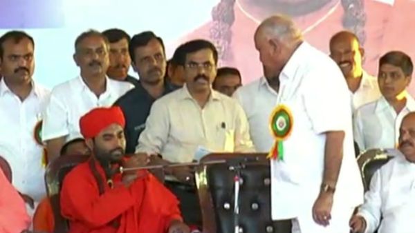 ಹರಿಹರದ ಘಟನೆ ಬಗ್ಗೆ ಸ್ವಾಮಿಜಿಗಳ ಕ್ಷಮೆ ಕೋರಿದ ಯಡಿಯೂರಪ್ಪ