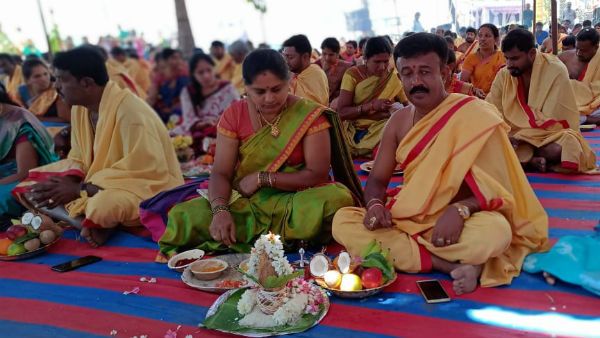 ರೇಷ್ಮೆ ನಗರಿಯಲ್ಲಿ 108 ದಂಪತಿಗಳಿಂದ ಶನಿ ಶಾಂತಿ ಪೂಜೆ
