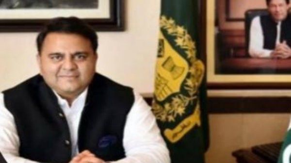 ಲೈಂಗಿಕ ಹಗರಣದ ನಂಟು: ಟಿವಿ ನಿರೂಪಕನ ಕೆನ್ನೆಗೆ ಬಾರಿಸಿದ ಸಚಿವ