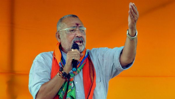 ವಿದೇಶಕ್ಕೆ ಹೋಗಿ ಗೋಮಾಂಸ ತಿನ್ನಲು ಕಲಿಯುತ್ತಾರೆ: ಕೇಂದ್ರ ಸಚಿವರ ವಿವಾದ