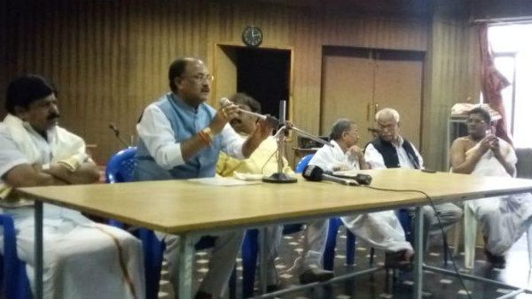 ಪೇಜಾವರ ಹಿರಿಯ ಶ್ರೀಗಳಿಗೆ ಅಂತಿಮ ನಮನ ಸಲ್ಲಿಸಲಾಗದಿದ್ದವರಿಗೆ ಪುಷ್ಪನಮನದ ಅವಕಾಶ