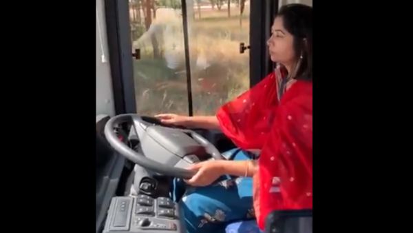 ಬೆಂಗಳೂರಿನಲ್ಲಿ ಬಸ್ ಚಾಲಕಿಯಾದ ಐಎಎಸ್ ಅಧಿಕಾರಿ ಶಿಖಾ