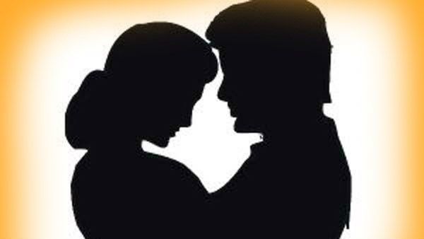 60ರ ವೃದ್ಧೆ ಜೊತೆ 22ರ ಯುವಕನ ಲವ್ವಿ-ಡವ್ವಿ, ಕೇಸ್ ಹಾಕಿದ ಮಕ್ಕಳು!