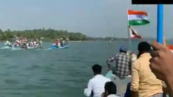 ವಿಡಿಯೋ: ಮಂಗಳೂರಲ್ಲಿ ಸಿಎಎ ವಿರುದ್ಧ ಹೋರಾಟಕ್ಕಾಗಿ ಬೋಟ್ ಏರಿದ ಮಂದಿ!