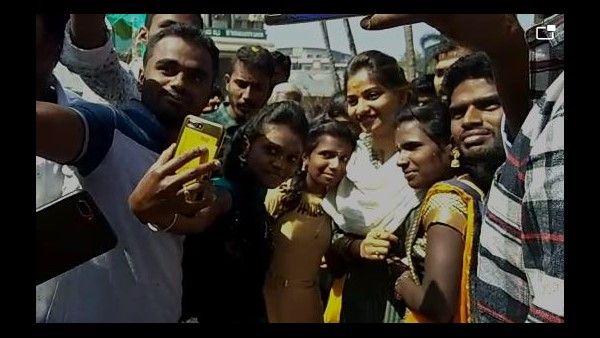 ಶೃಂಗೇರಿಯಲ್ಲಿ ನಟಿ ರಚಿತಾ ರಾಮ್; ದೇವೇಗೌಡರ ಕುಟುಂಬದ ಯಾಗಕ್ಕೆ ಬಂದ್ರಾ?