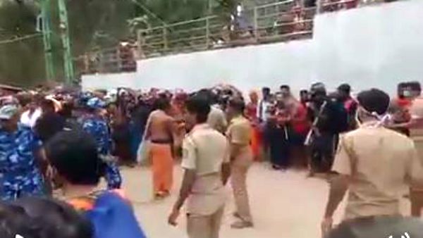 ಶಬರಿಮಲೆ ಭಕ್ತರ ಮೇಲೆ ಲಾಠಿ ಏಟು; ವೀಡಿಯೋ ವೈರಲ್