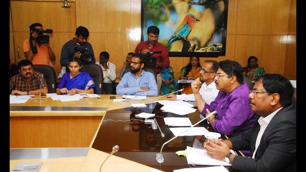 ಸೂರು ಕಲ್ಪಿಸದೆ ಧನುರ್ಮಾಸದ ನೆಪ ಹೇಳಿದ ಅಧಿಕಾರಿಗಳು