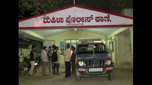 ಮಗು ಅಪಹರಣಕ್ಕೆ ಯತ್ನ, ಜನರಿಂದ ಕಳ್ಳನಿಗೆ ಧರ್ಮದೇಟು