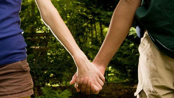 ವಿಪರೀತ ಸಂಶಯ: ಪತ್ನಿ ಗುಪ್ತಾಂಗಕ್ಕೆ ಅಂಟು ತುಂಬಿದ ಪತಿರಾಯ