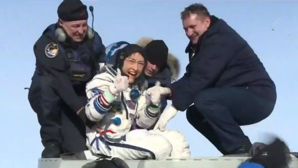 ವಿಡಿಯೋ; ಬಾಹ್ಯಾಕಾಶದಲ್ಲಿ ಅತಿಹೆಚ್ಚು ದಿನ ಇದ್ದು, ಭೂಮಿಗೆ ಬಂದ ಗಗನಯಾತ್ರಿ!