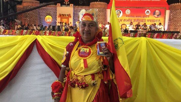 ಸಾಹಿತ್ಯ ಸಮ್ಮೇಳನದಲ್ಲಿ ಮಿಂಚಿದ 'ಭುವನೇಶ್ವರಿ' ವೇಷಧಾರಿ