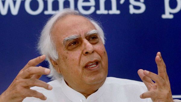 ವಾಜಪೇಯಿ ಮಾತನ್ನೇ ನೀವು ಕೇಳಿಲ್ಲ, ಇನ್ನು ನಮ್ಮ ಮಾತು ಕೇಳ್ತೀರಾ: ಕಪಿಲ್ ಸಿಬಲ್