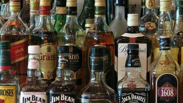 ಶಿವಮೊಗ್ಗದ ಈ ತಾಲೂಕಿನ ದಿನಸಿ ಅಂಗಡಿಯಲ್ಲೂ 'ಮದ್ಯ'!