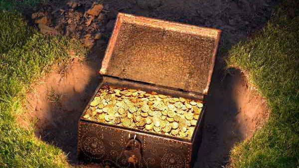 ದೇವಸ್ಥಾನದಲ್ಲಿ ನಿಧಿ ಶೋಧ ಮಾಡುತ್ತಿದ್ದ ಅರ್ಚಕ ಸಮೇತ ಐವರ ಬಂಧನ