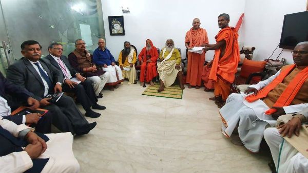 ಪೇಜಾವರ ಮಠದಿಂದ ರಾಮಮಂದಿರ ನಿರ್ಮಾಣಕ್ಕೆ 5 ಲಕ್ಷ ಆರಂಭಿಕ ದೇಣಿಗೆ