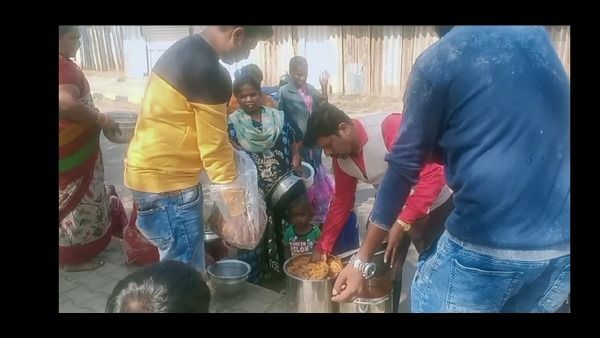 ಆಹಾರ ಉಳಿದರೆ ಯೋಚ್ನೆ ಬೇಡ, ಬೇಕಿದ್ದವರಿಗೆ ನೀಡುತ್ತೆ ಮೈಸೂರಿನ ಈ ತಂಡ