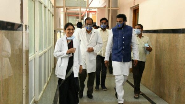 ಕಲಬುರಗಿ ಜಿಮ್ಸ್ ಆಸ್ಪತ್ರೆಗೆ ಆರೋಗ್ಯ ಸಚಿವ ಶ್ರೀರಾಮುಲು ಸಡನ್ ವಿಸಿಟ್