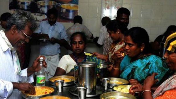 ಲಾಕ್‌ಡೌನ್ ಸಮಯದಲ್ಲಿ ಬಡವರ ಬಂಧುವಾದ ಅಮ್ಮ ಕ್ಯಾಂಟೀನ್‌