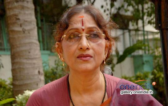 ಜಿಲ್ಲಾಡಳಿತದ ನೆರವಿನೊಂದಿಗೆ ಮೈಸೂರಿನಿಂದ ಬೆಂಗಳೂರಿಗೆ ಬಂದ ನಟಿ ಭಾರತಿ ವಿಷ್ಣುವರ್ಧನ್