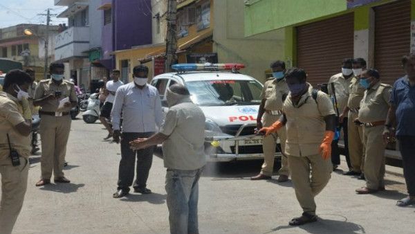 ಮೈಸೂರಿನಲ್ಲಿ ನಾಣ್ಯ ಚೆಲ್ಲಿದ ಕಿಡಿಗೇಡಿಗಳು: ಜನರಲ್ಲಿ ಆತಂಕ