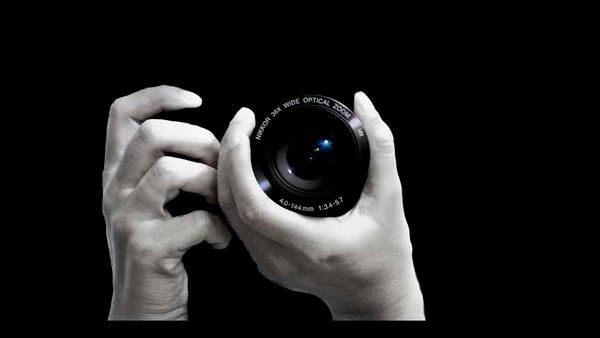 'ಸ್ಮೈಲ್ ಪ್ಲೀಸ್' ಎನ್ನುತ್ತಿದ್ದ ಫೋಟೋಗ್ರಾಫರ್ ಗಳ ಸ್ಮೈಲ್ ಕಿತ್ತುಕೊಂಡ ಮಹಾಮಾರಿ ಕೊರೊನಾ