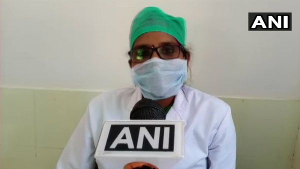 8 ತಿಂಗಳ ಗರ್ಭಿಣಿ ಆಗಿದ್ದರೂ ರೋಗಿಗಳಿಗೆ ಚಿಕಿತ್ಸೆ ನೀಡಿದ ವೈದ್ಯೆ